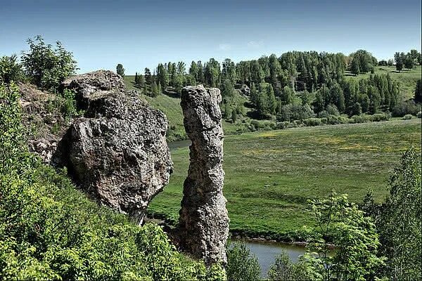 Природные достопримечательности кировской области. Советск Немда скалы. Немда Кировская область скалы. Скалы на реке Немда Кировская область. Природа Советск Кировская область.