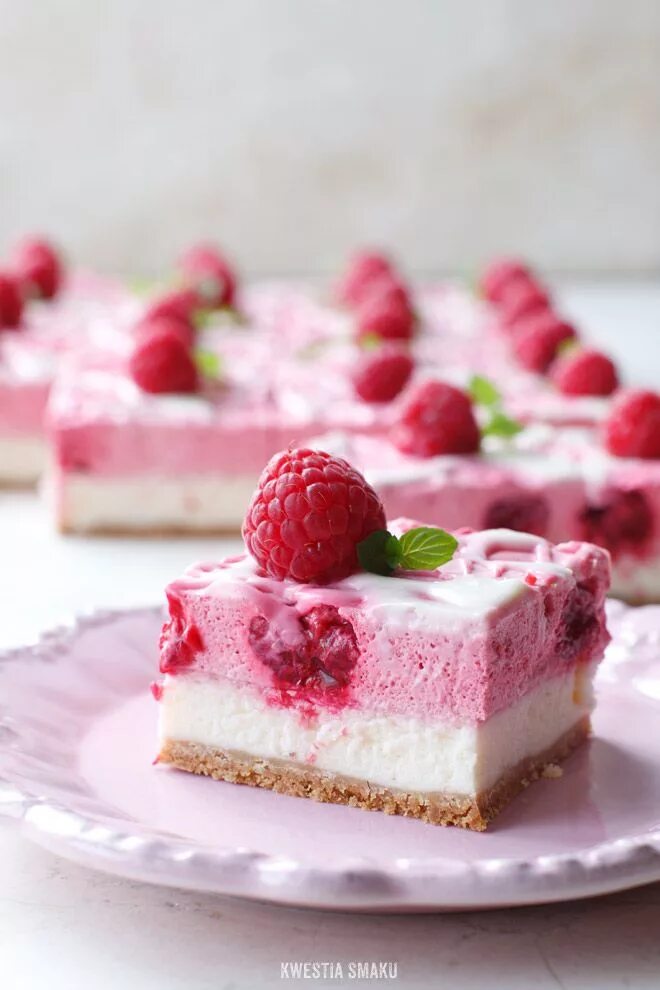 День малинового чизкейка. Чизкейк классический. Frambuazli cheesecake. Чизкейк нью-йорк. Чизкейк малина шоколад.