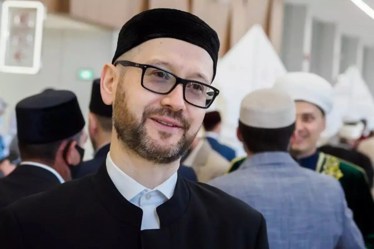 Шамиль самигуллин татарстан. Имам ютуб. Имам ютуб. Аляутдинов шамиль рифатович. Главный имам татарстана.