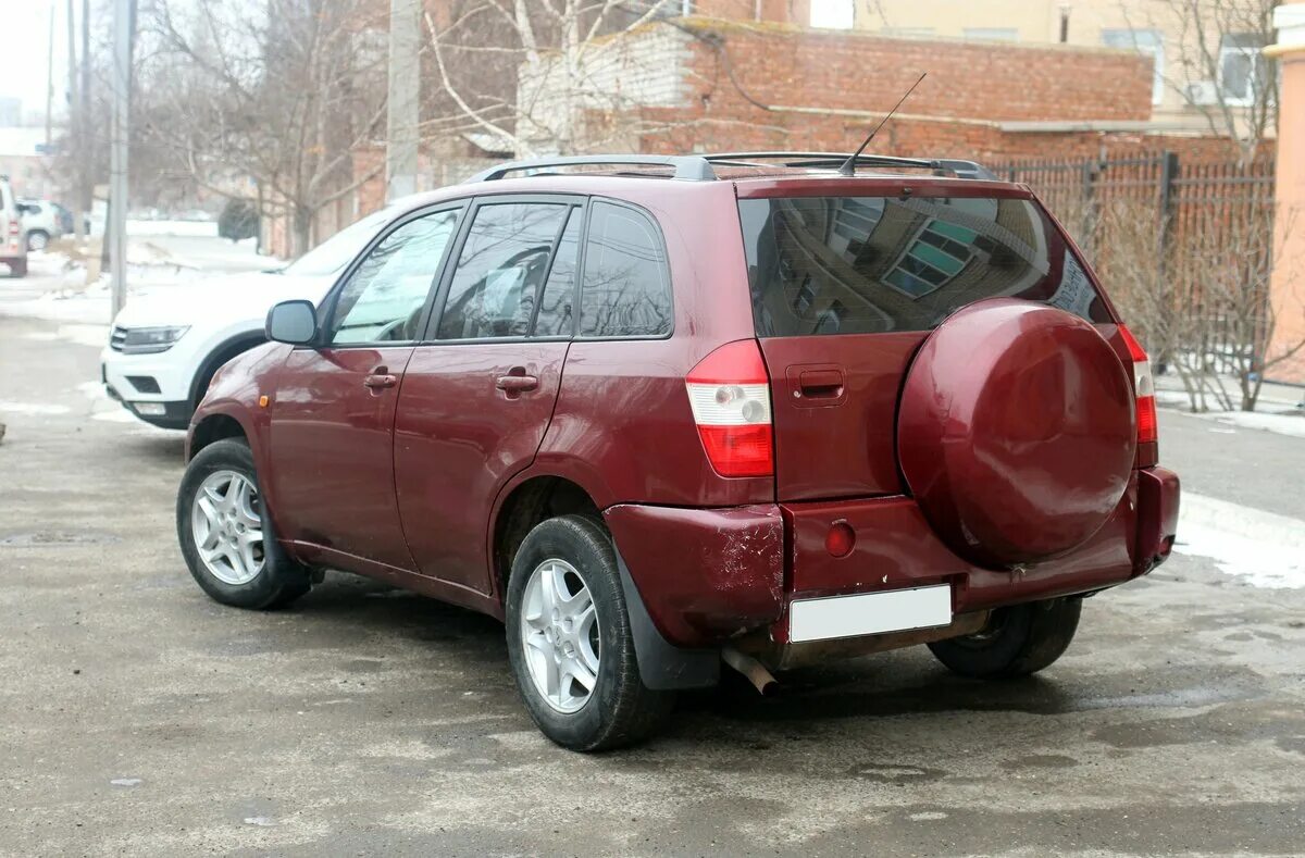 Купить чери тигго полный привод. Chery Tiggo t11 красная. Красная черри Тигго т11. Чери Тигго т11 вишневый. Чери Тигго т11 красного цвета.