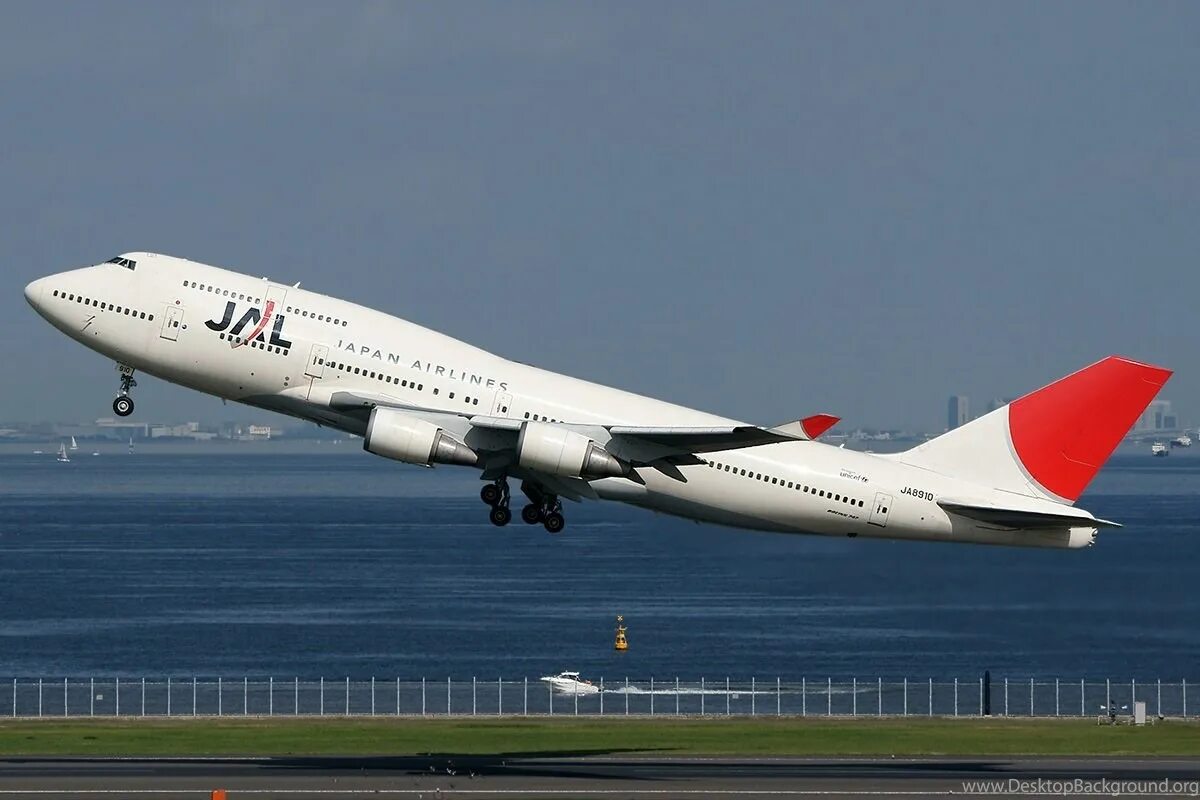 Jumbo jet. Боинг джамбо 747. Боинг 747 джамбо Джет. Джамбо Джет 747-400. Боинг 747 400 джамбо Джет.