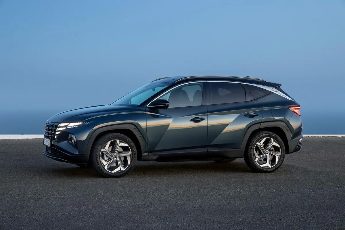 Hundai tucson 2019. Hyundai tucson 2022. Хендай туссан 2020. Hyundai tucson hybrid. Линейка hyundai внедорожников гибридных.
