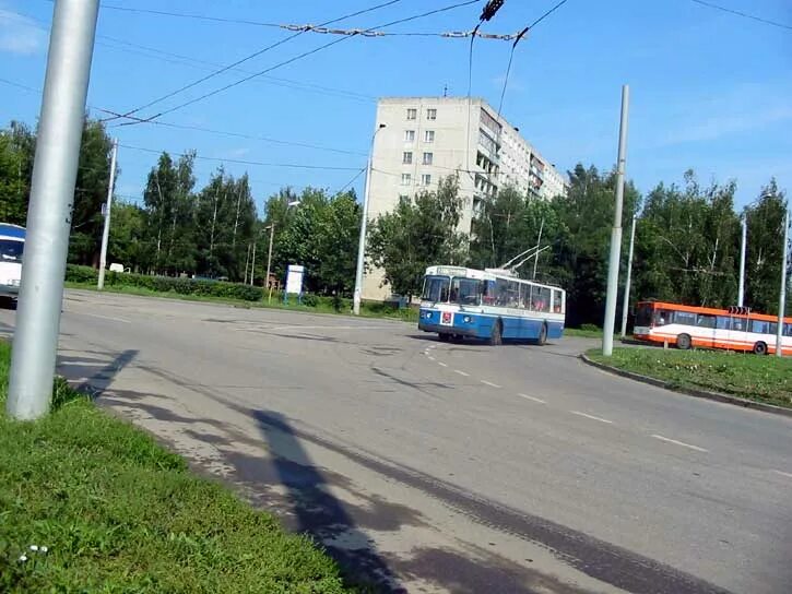 Троллейбусная 2а. Смоленск троллейбусы 2022. Маршруты троллейбусов смоленск. Троллейбусные двери. Воронежский троллейбус возрождение.