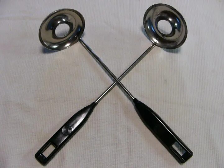 Половник для пончиков. Ложка для пончиков. Половник хром бел. Ложка половник для пончиков. Половник для пышек.