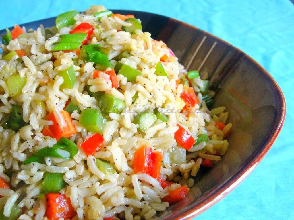 Rice vegetable. Rice and Vegetables. Жареный рис с яйцом. Жареный рис очень пресный. Вредж Фрайд Райс.