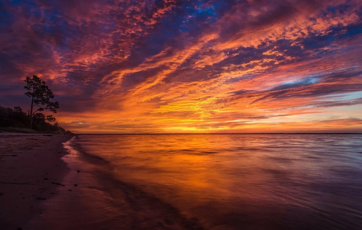 Закат. Самый красивый закат. Очень красивый закат. Закат ы. Рассвет на море.