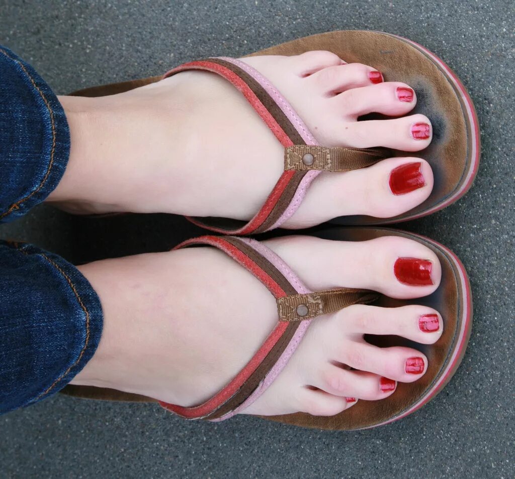 Feet dom