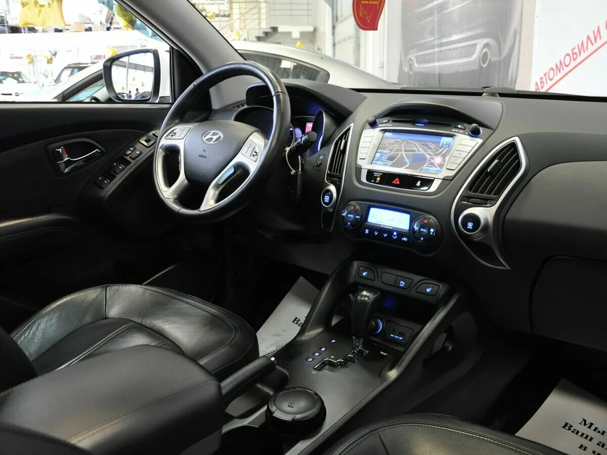 Новый хендай айх 35. Hyundai ix35 комплектации. хендай ix35 комплектация люкс. ix35 2013 салон. hyundai ix35 2013 салон.