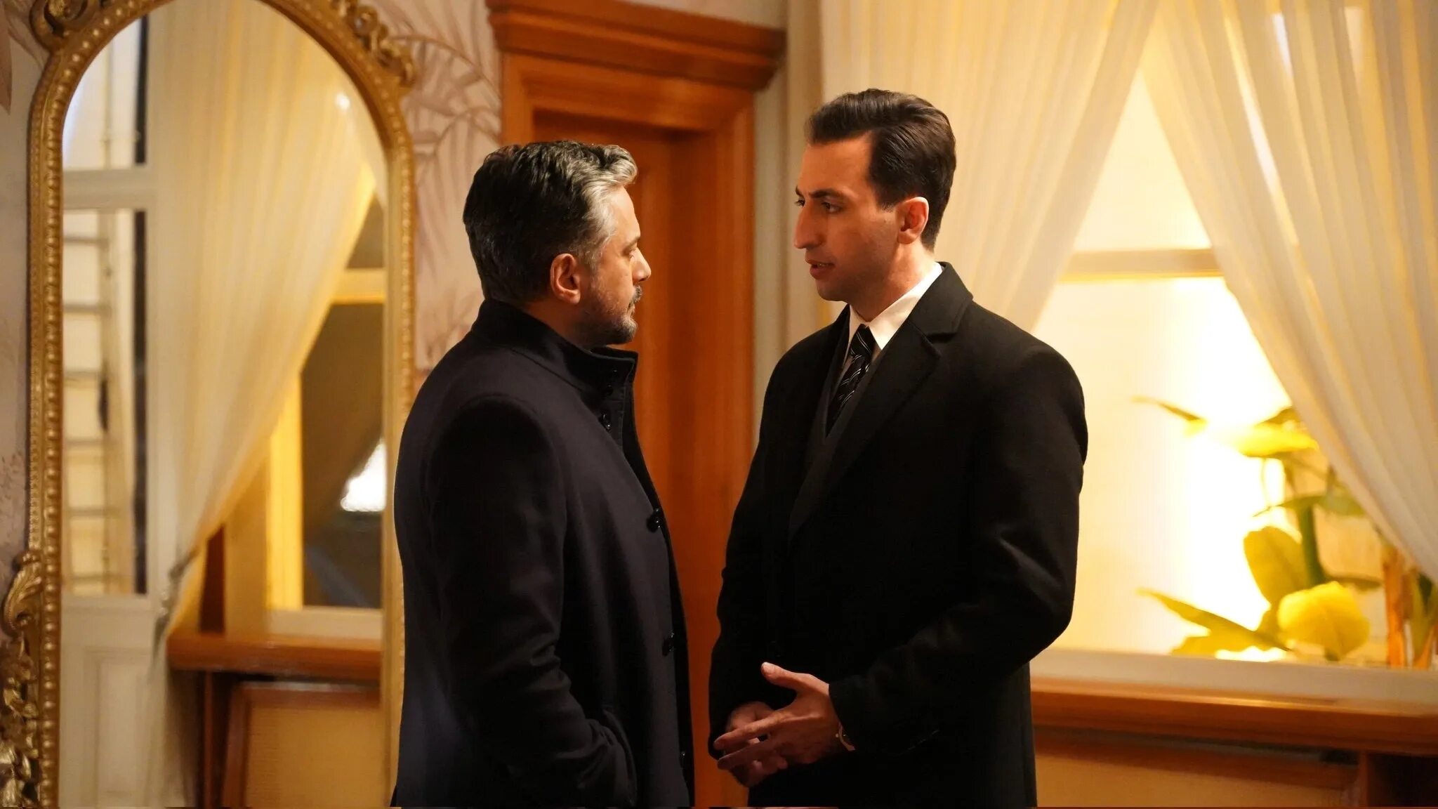 Казым зимородок актер. Zimorodoc. Zimorodoc. Дирен полатогуллари зимородок. Zimorodoc.