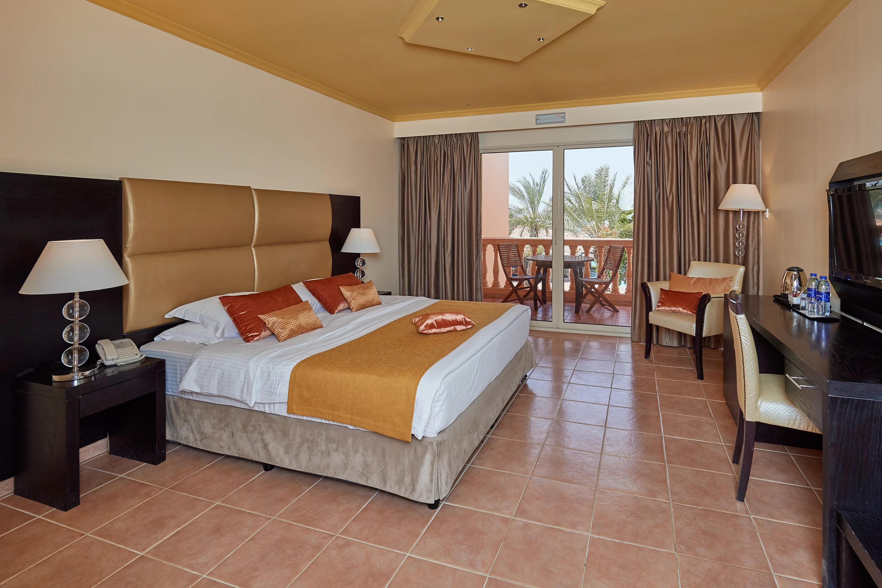 Bm smartline. Отель bm beach resort 4 оаэ. Bm beach resort 4 дубай. Бин маджид бич резорт. Бм бич резорт оаэ рас-эль-хайма 4.