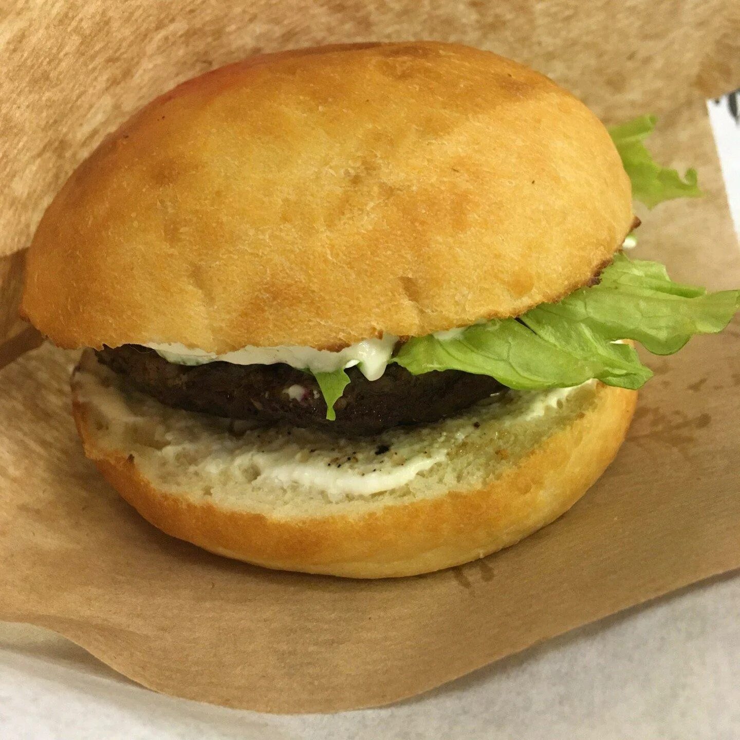 Бургеры иркутск лучшие. Блэк бургер усолье сибирское. Мясная лавка спб беконатор. Мясная лавка иркутск бургер. Бургеры иркутск.