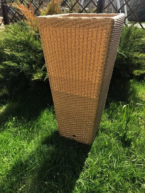 Кашпо из ротанга из кукурузного ротанга. Горшки из ротанга. кашпо ротанг. уличное кашпо из ротанга. кашпо из ротанга для цветов.