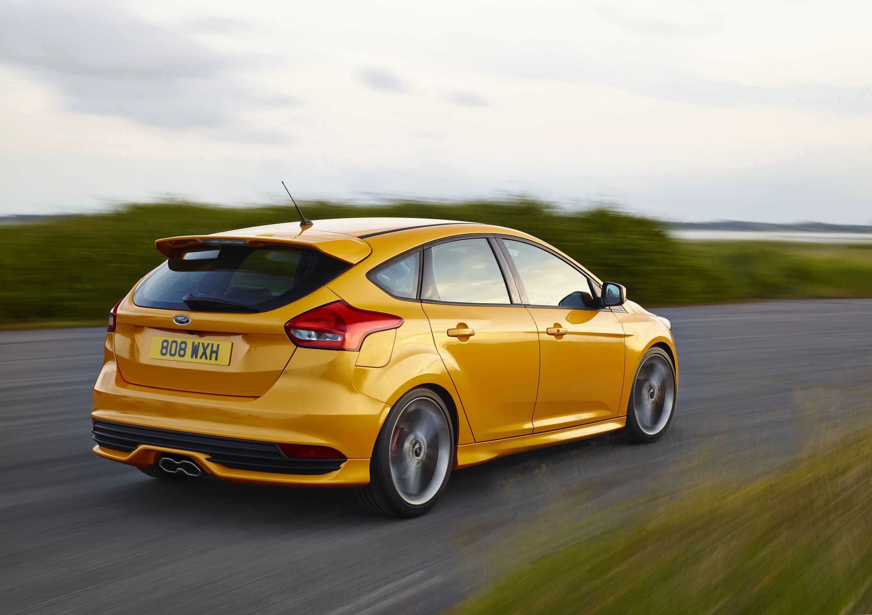 Красивые хэтчбеки. Ford Focus St 2015. Ford Focus 2015 хэтчбек. Форд фокус ст 2014. Ford Focus St 2017.