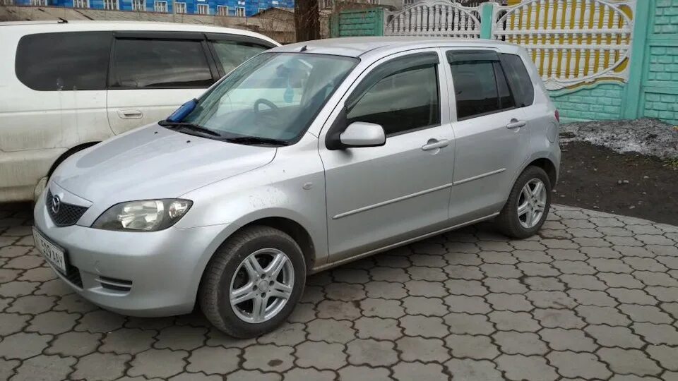 Мазда демио 2001 салон. Мазда демио автомат. Мазда демио автомат. Мазда демио автомат. Mazda demio левый руль.