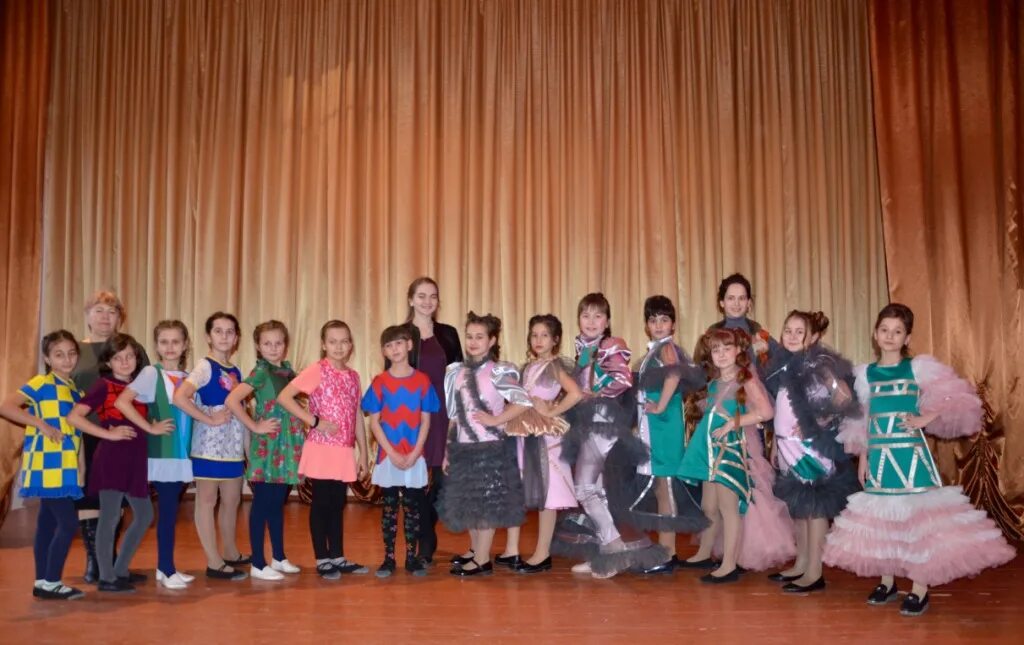 гармония моды. 2019 гармония театр мод белгород. гармония моды. конкурс студий и театров моды гармония 2010 год. конкурс студий и театров моды гармония 2010 год.