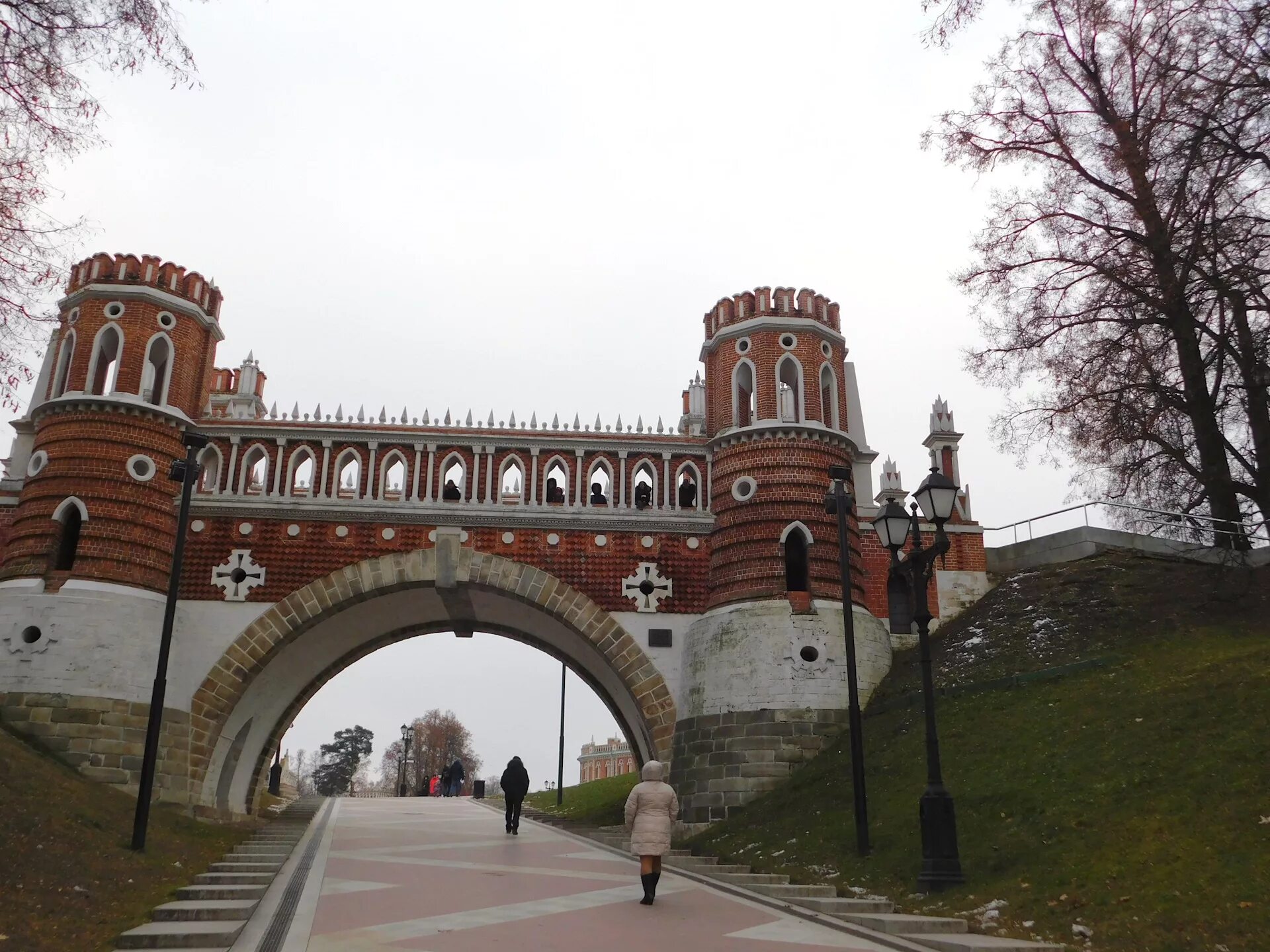 Погода район царицыно. Царицыно в ноябре. Аршавинский парк Царицыно. Парк Царицыно Москва в ноябре. Царицыно кавалерийский корпус внутри.