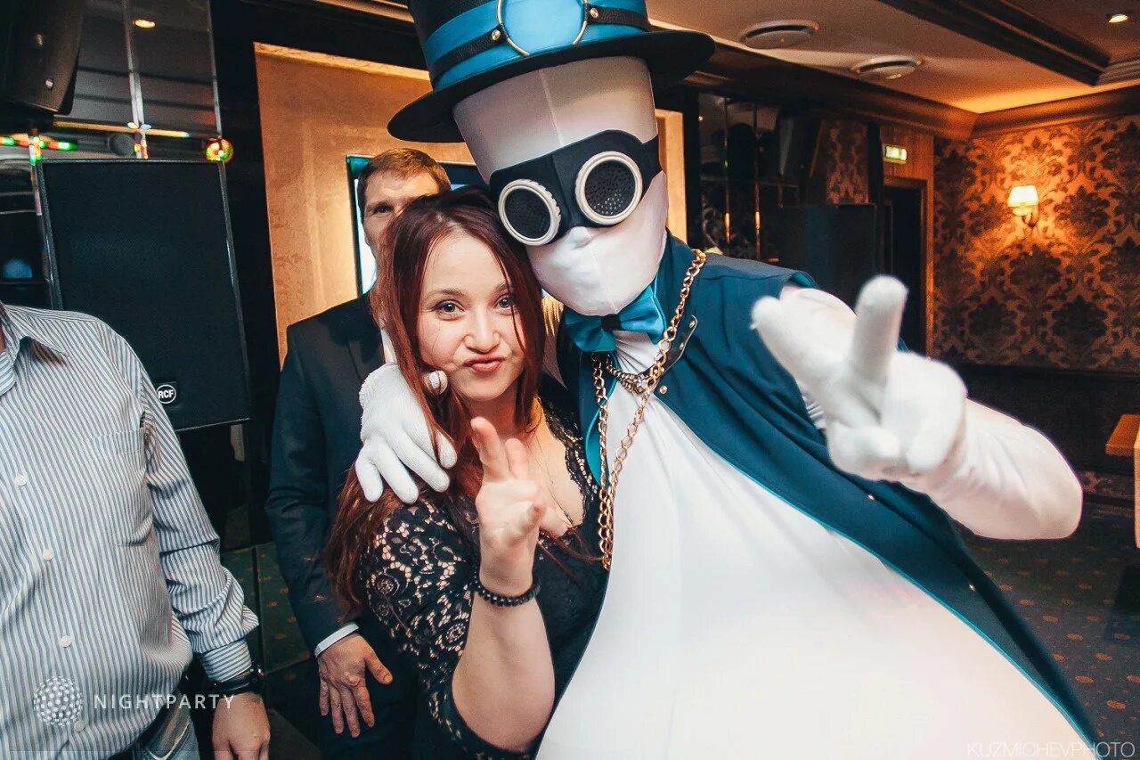 Show h. Шоу peasok. freak club show.