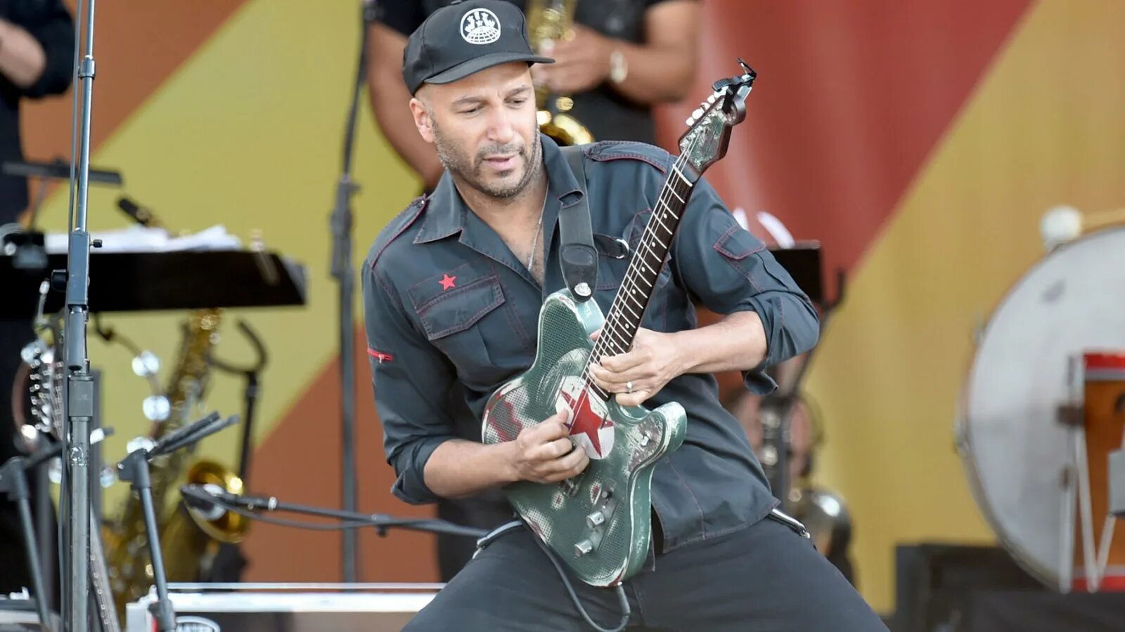 Maneskin & tom morello. Tom morello песни. Том морелло в молодости. Tom morello. Morello  ссср.