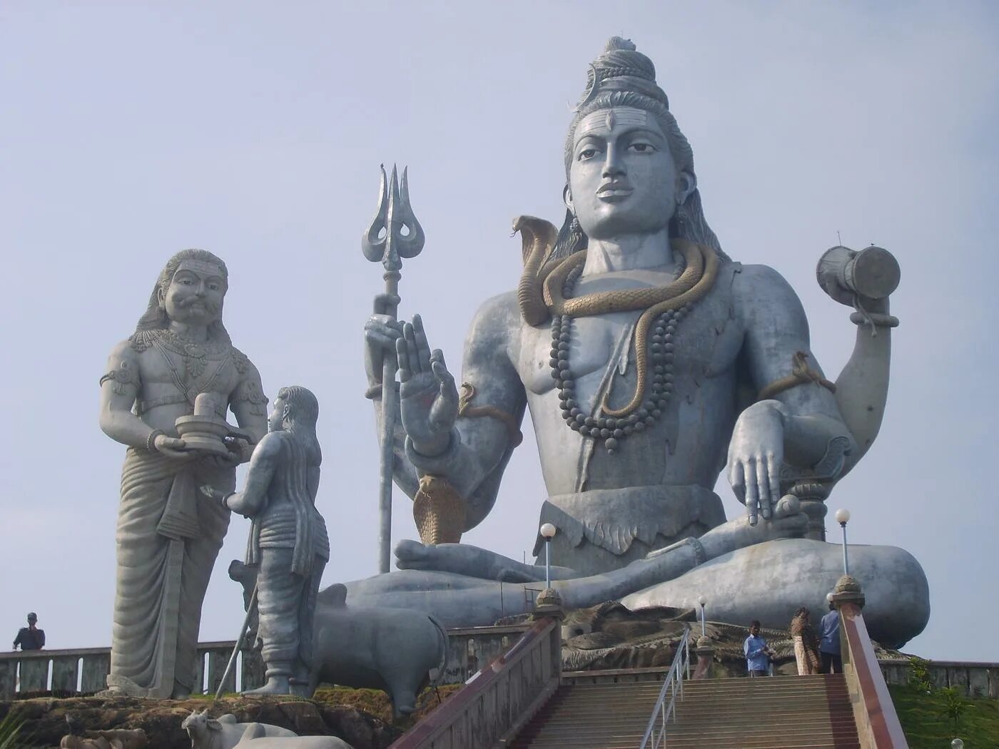 Шива Мурудешвар. Статуя Шивы в Индии. Статуя Шивы Мурудешвара. Шива Махешвара. Самый высокий бог