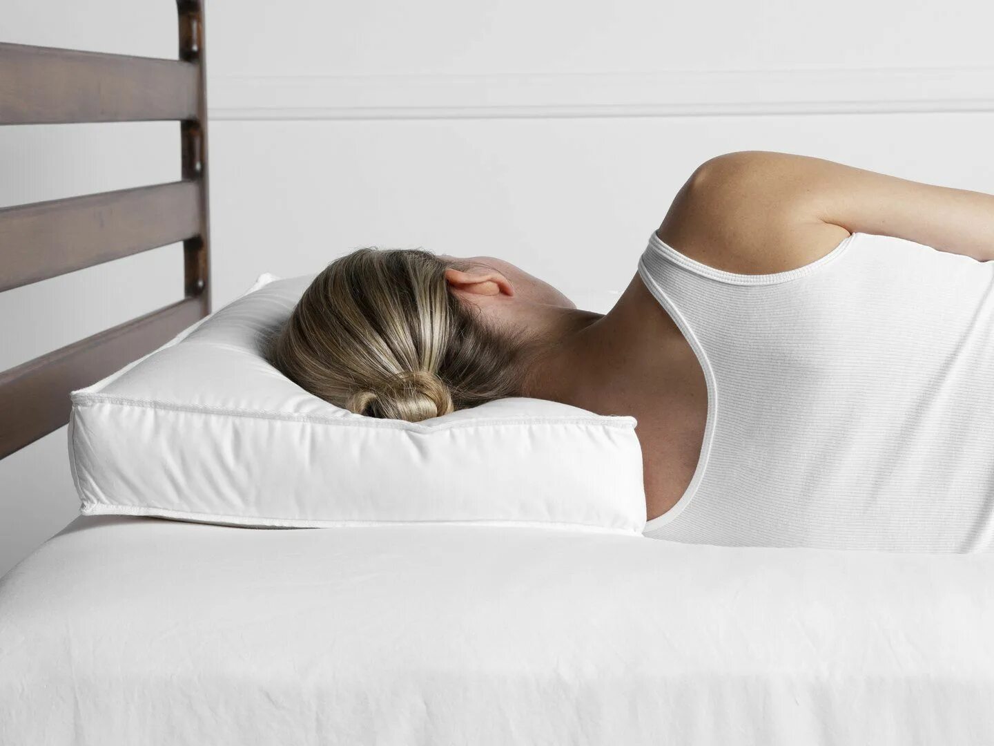 Спать на спине или на животе. Подушка Side Sleeper. Спать на спине. Подушка для сна на животе. Подушка для сна на боку и спине.