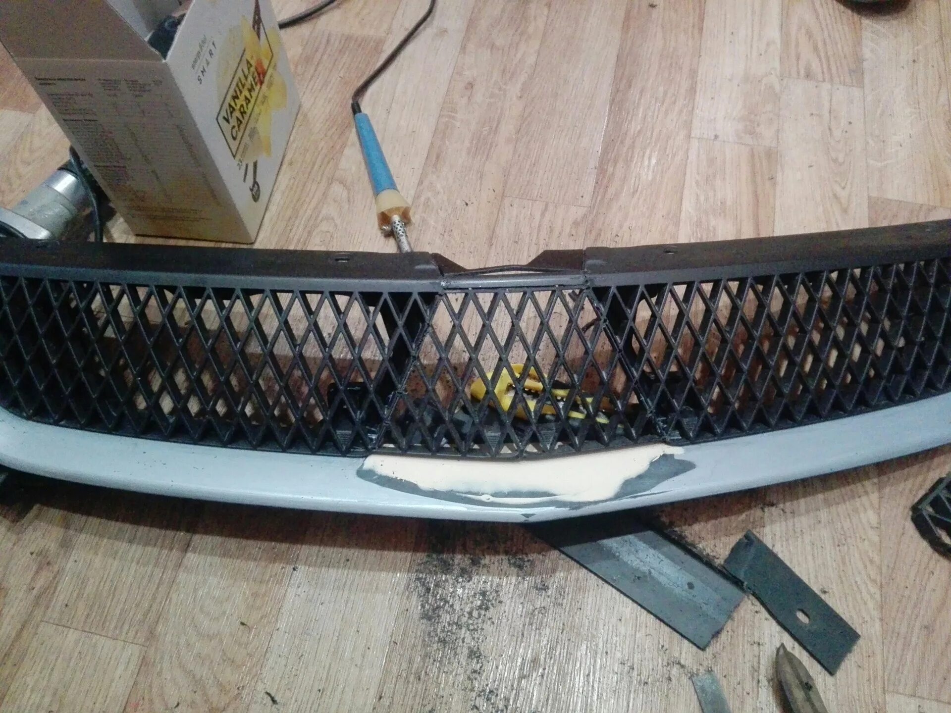 Красивые решетки. Решетка оконная распашная. Решетка бампера лансер 9 2006 артикул. Решетка радиатора mitsubishi galant 9. 9 решеток.