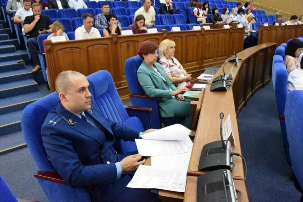 2 3 депутатов