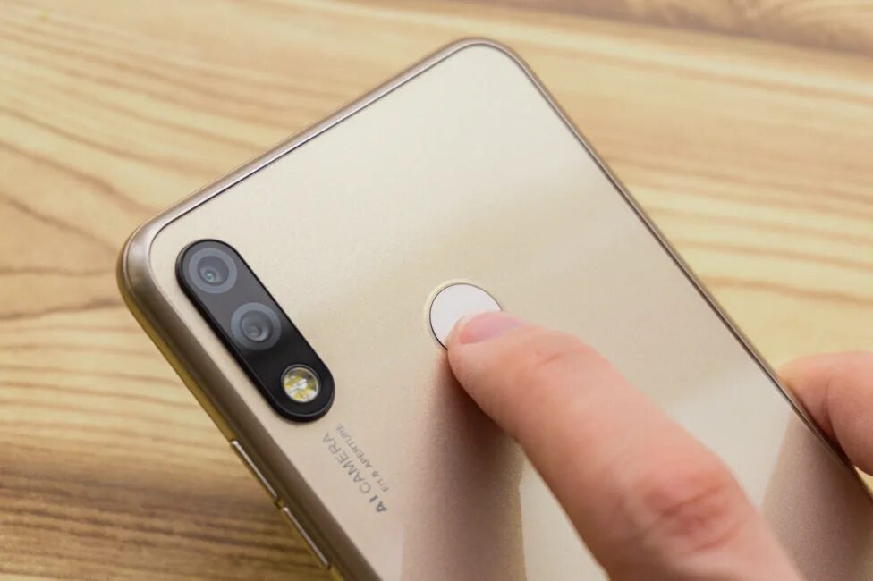 Samsung galaxy s10e uv стекло. Samsung с отпечатком пальца. Самсунг а 32 отпечаток пальца. Самсунг с 2 камерами сзади и отпечатком пальца. Телефон с отпечатком пальца.