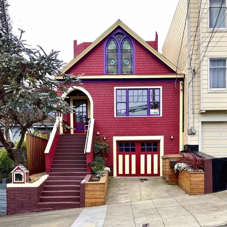 Цветной дом. Яркие цвета домов. Яркие цвета домов. Кейптаун квартал бо каап. Покраска дома в разные цвета.