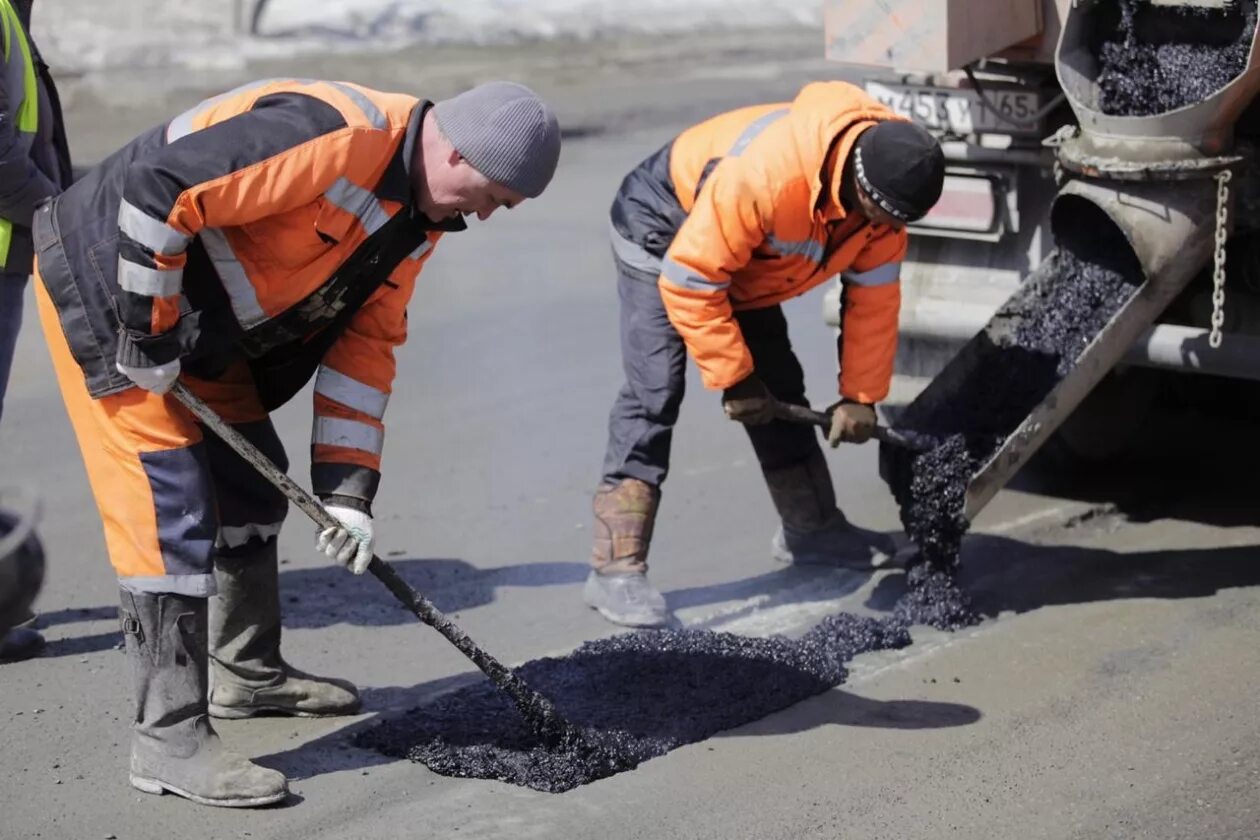 Литой асфальт. Литой асфальтобетон для ремонта. Дорожные работы. Восстановление дорожного покрытия.