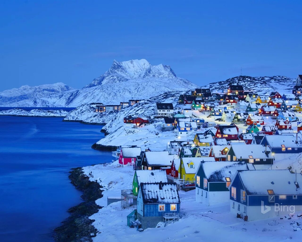 Какая территория гренландии. Остров Гренландия Нуук. Исерток, Гренландия. Мыс Фарвель Гренландия. Остров Гренландия город Илулиссат.