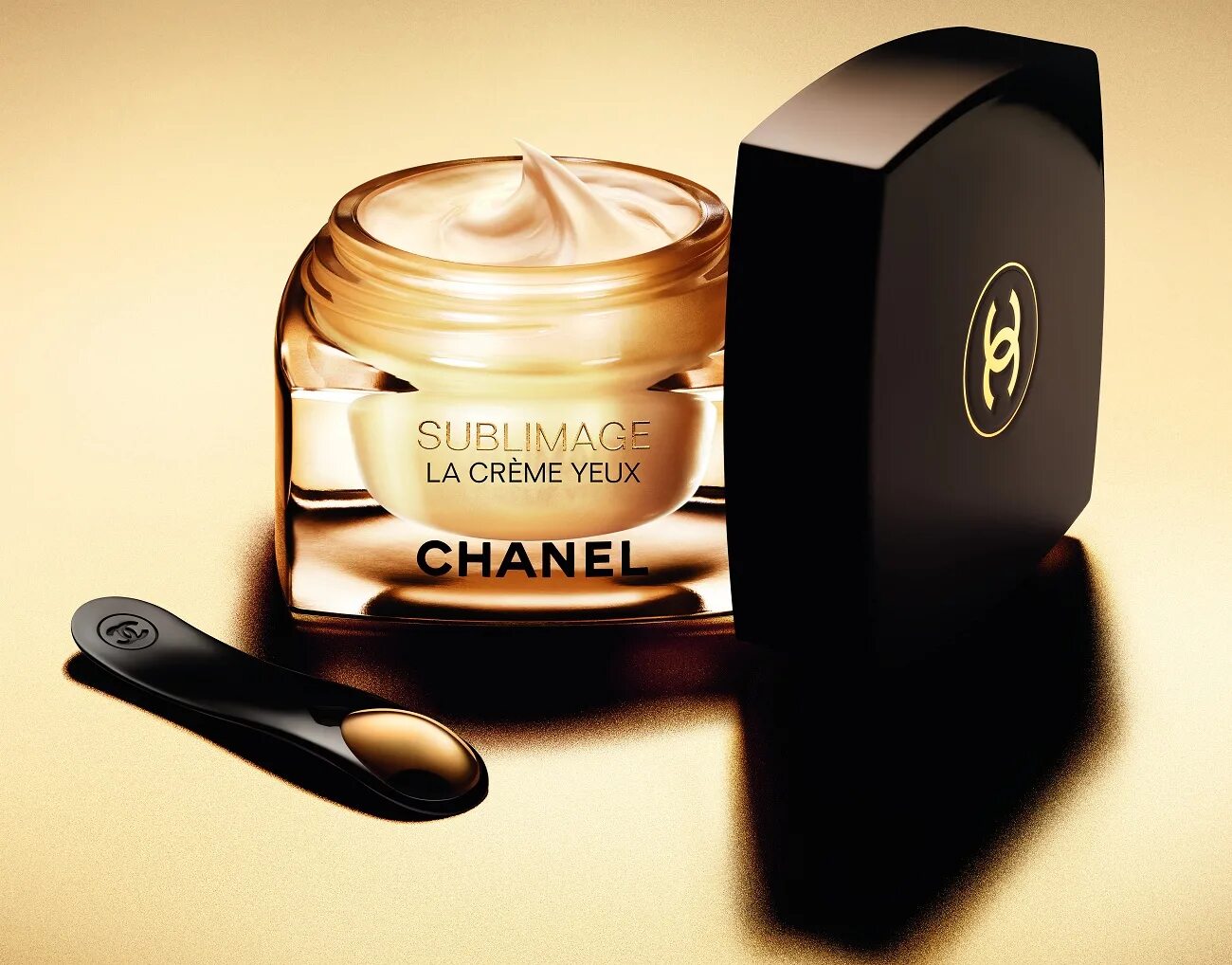 Крема chanel купить. Sublimage la Creme yeux Chanel. Sublimage Chanel крем. Chanel Sublimage de Creme. Chanel крем вокруг глаз.