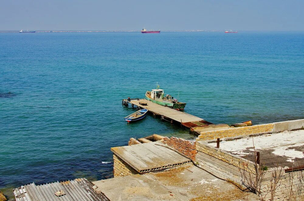 Причал 12. 12 причал. Корабль минск тихоокеанский флот. Феодосия пристань. 12 причал севастополь.