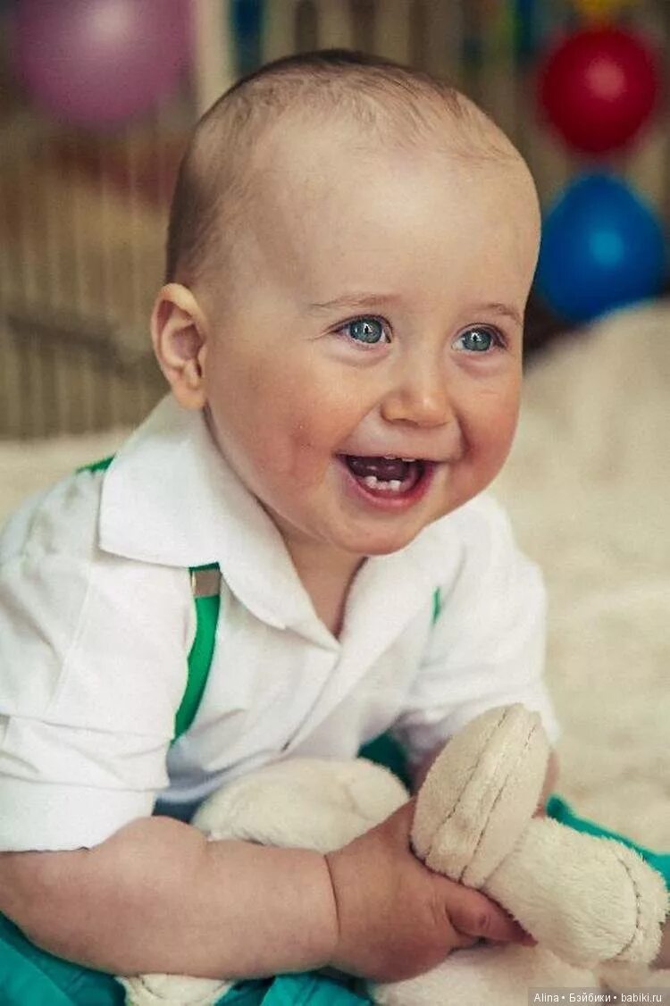 Красивые малыши. Малыш смеется. Ребенок улыбается. Улыбка ребенка. Улыбка детям дома ребенка.