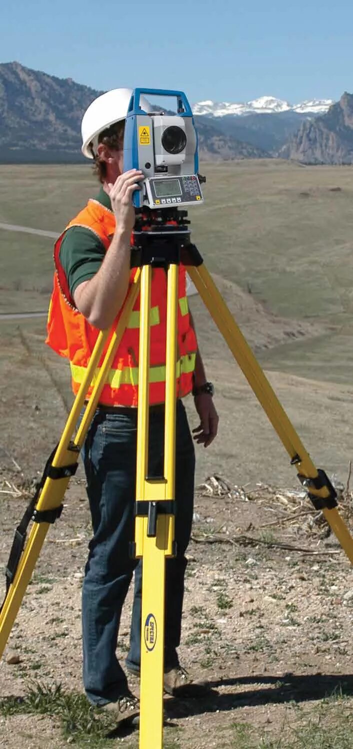 вакансия геодезист от прямого работодателя. прибор геодезиста sokkia тахеометр. геодезист с теодолитом. вакансия геодезист от прямого работодателя. инженерно-геодезические изыскания для строительства.