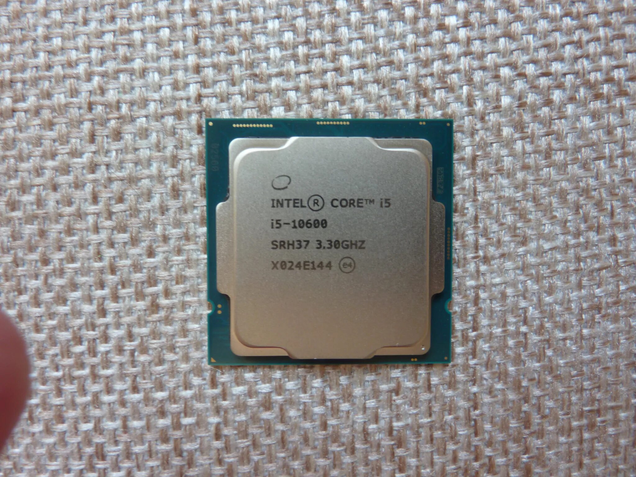 Core i5 10600k. Процессор Intel Core i5-10600kf OEM. Процессор Intel Core i5-10400f. Core i5 12600kf.