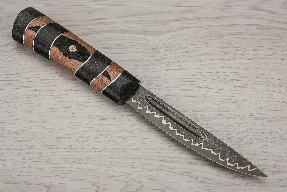 Ножи стальные бивни купить. Ножи якуты спарка. Финский нож стальные бивни. Якутский нож из дамасской стали. Подарочные якутские ножи.