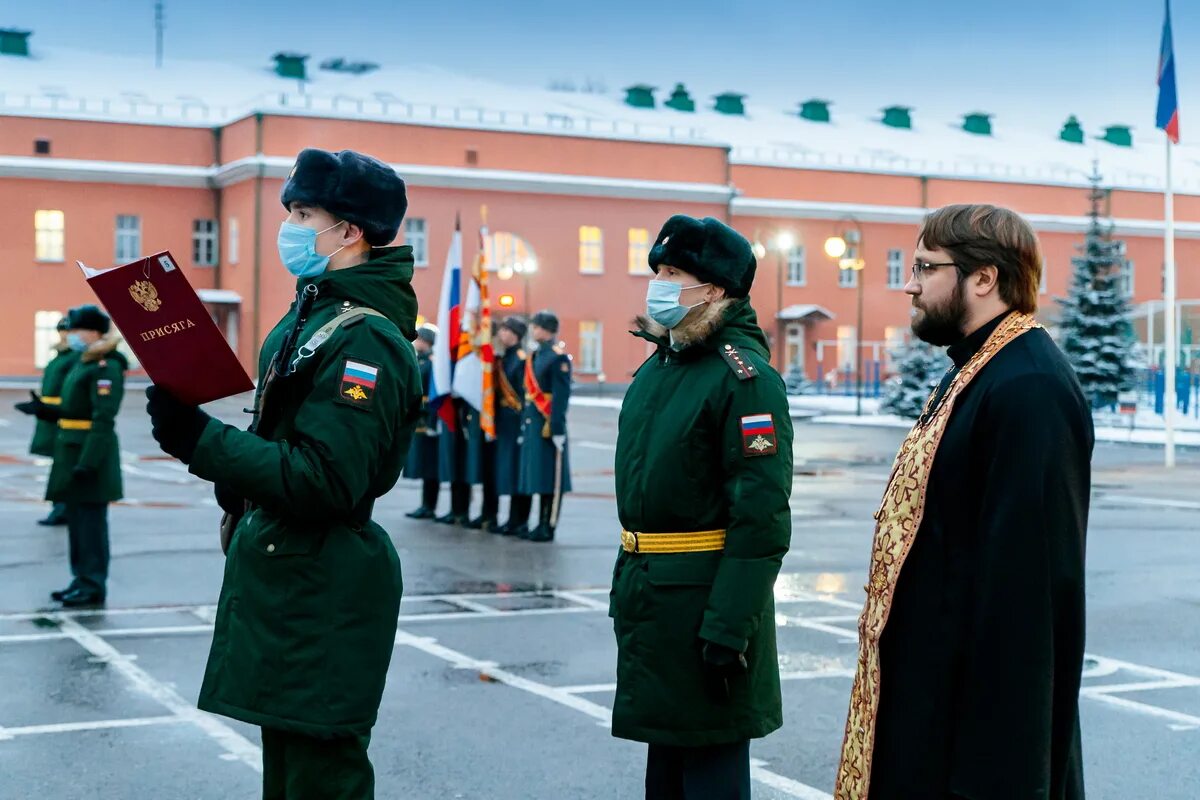 154 отдельный комендантский преображенский. Комендантский Преображенский полк. 154 Отдельный Комендантский Преображенский полк. Боевое Знамя 154 отдельный Комендантский Преображенский полк. Преображенский полк Москва присяга 2020.