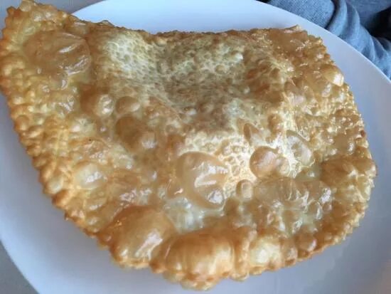 Кристалл вода менделеевская. Менделеевская вода для чебуреков что это. Осетинские чебуреки. Менделеевская вода для чебуреков что это. Менделеевская вода что это в кулинарии.