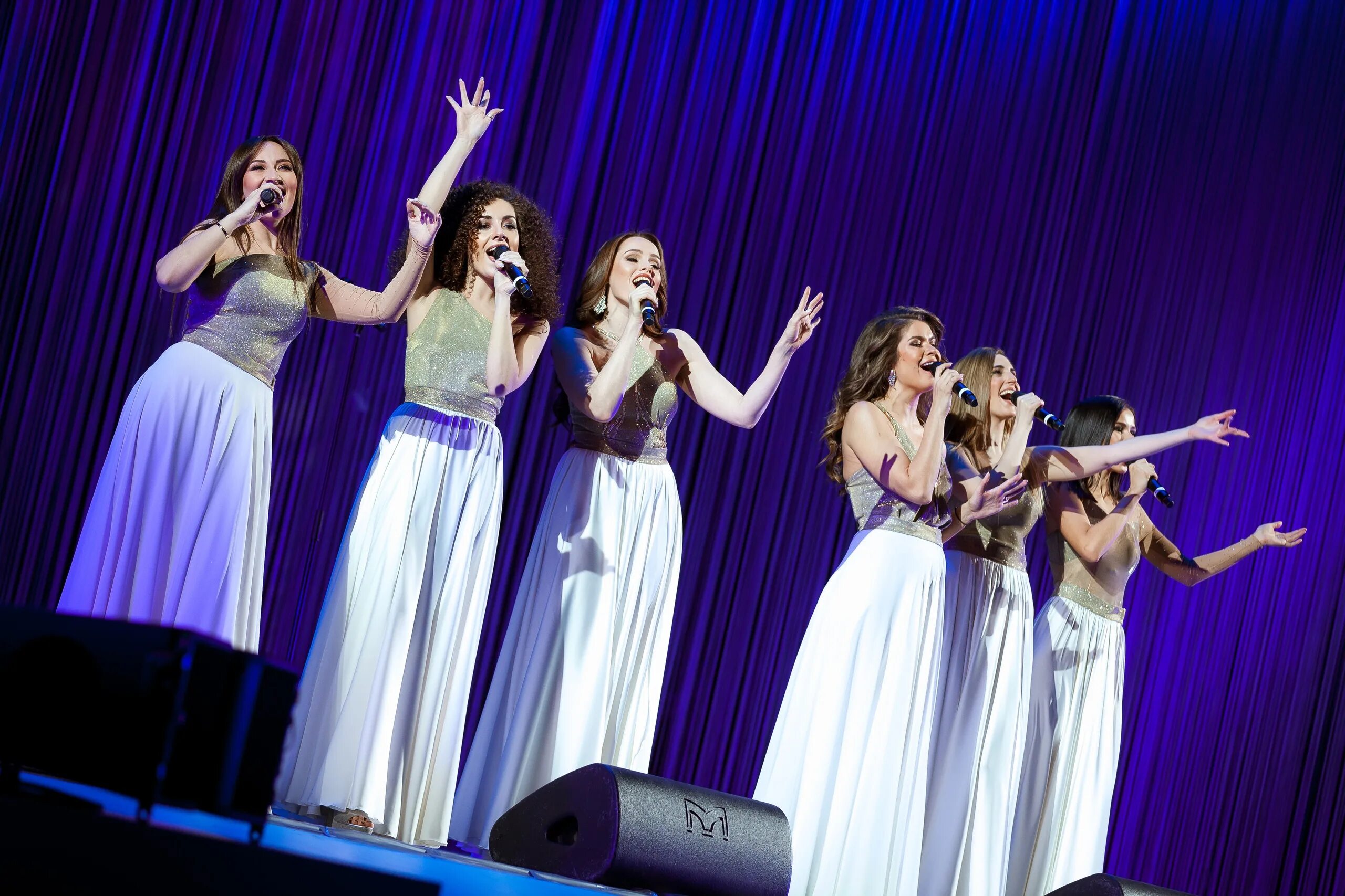 Soprano турецкого. сопрано турецкого крокус сити холл. арт группа сопрано афиша. хор турецкого женская группа. Soprano турецкого концерт.