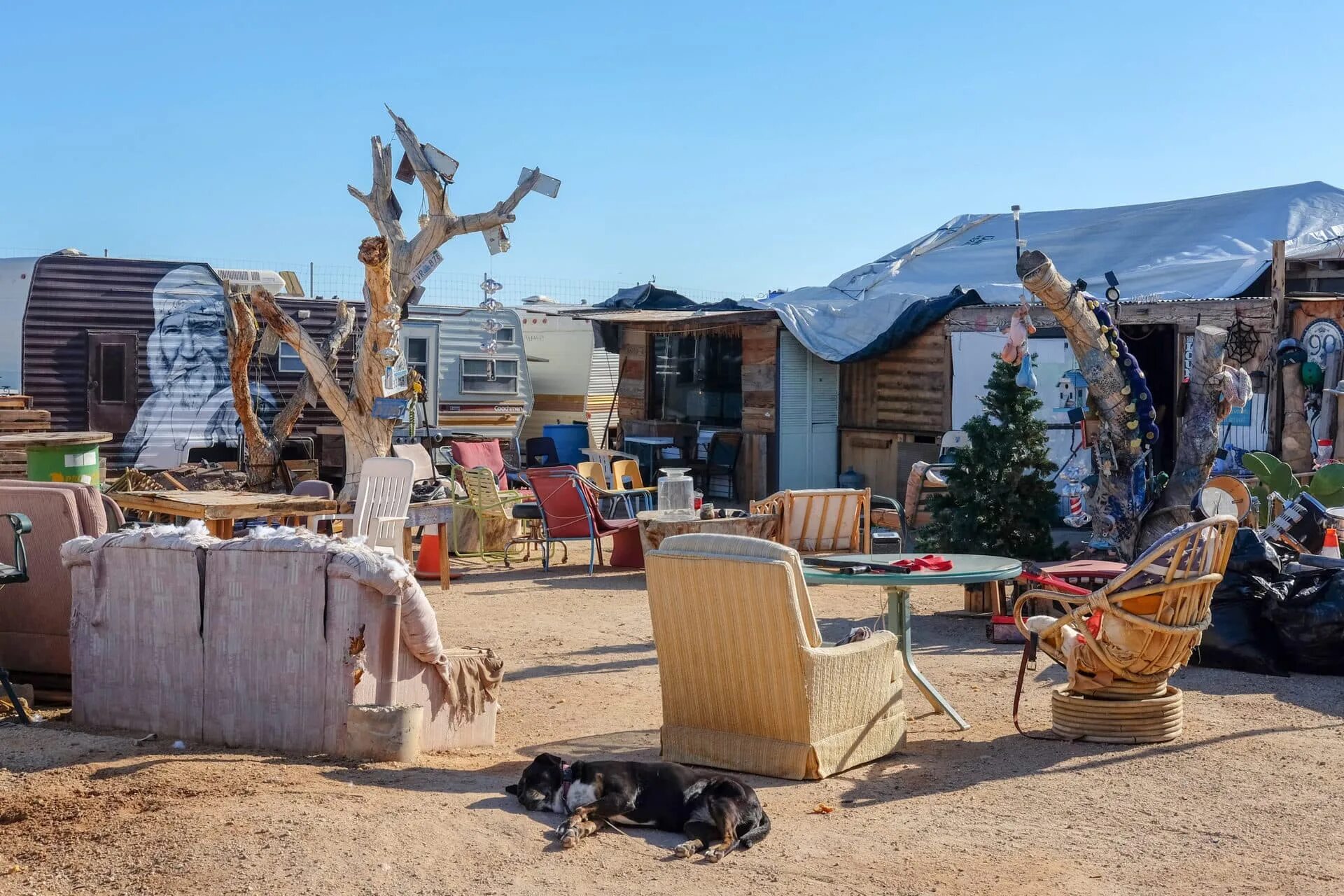 Слэб сити калифорния сша. Slab city. Слэб сити. Slab city. Слэб-сити город в калифорнии.