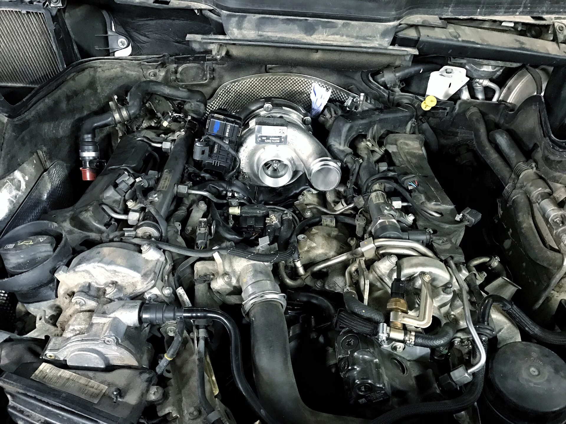 Двигатель мл 350. Mercedes benz 320 cdi om 642. мл 164 мотор 642. мерседес gl 320 дизель. турбина мерседес gl 350 дизель.
