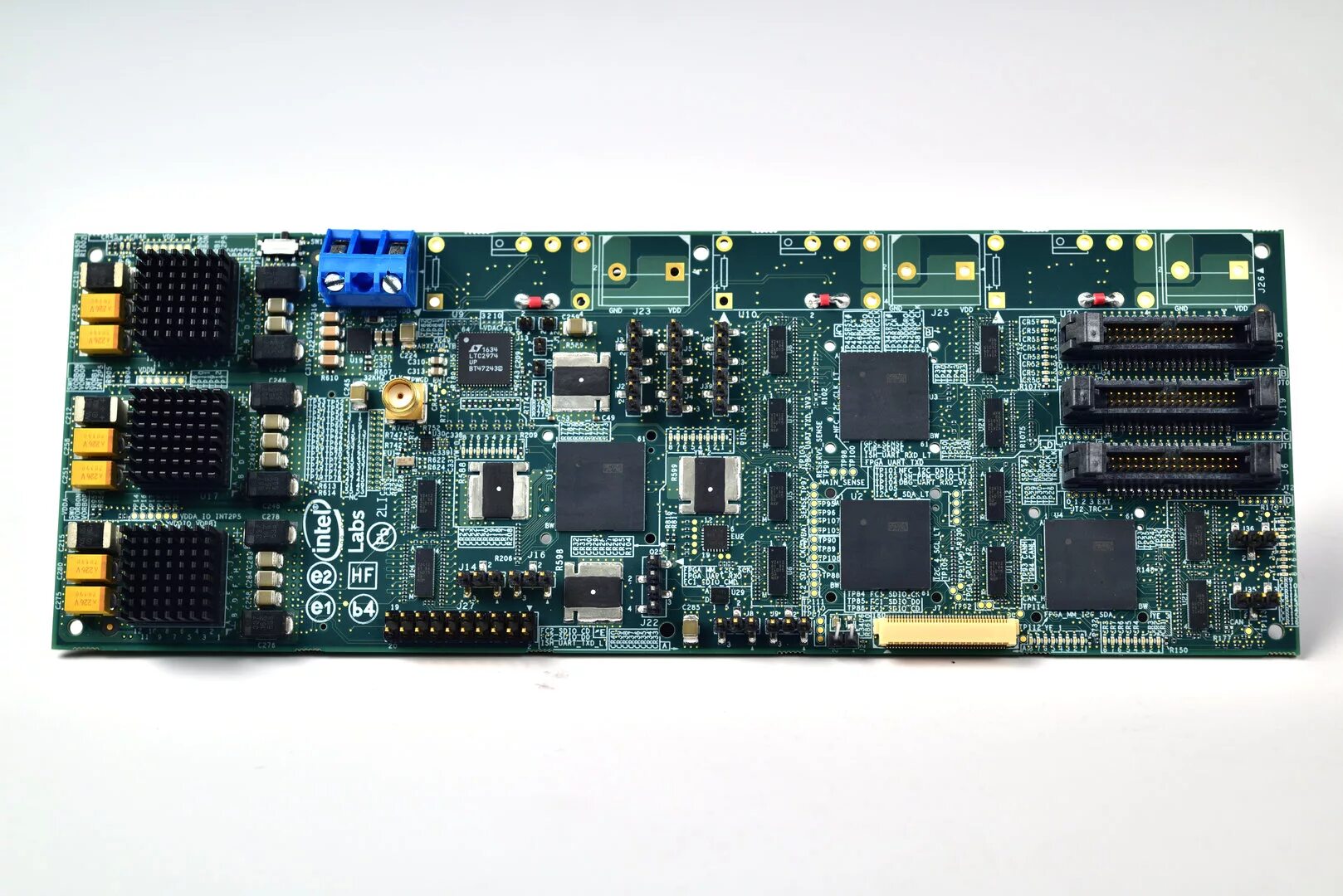 Intel development emulator. Intel loihi. процессор loihi. нейроплата. нейропроцессор фото.