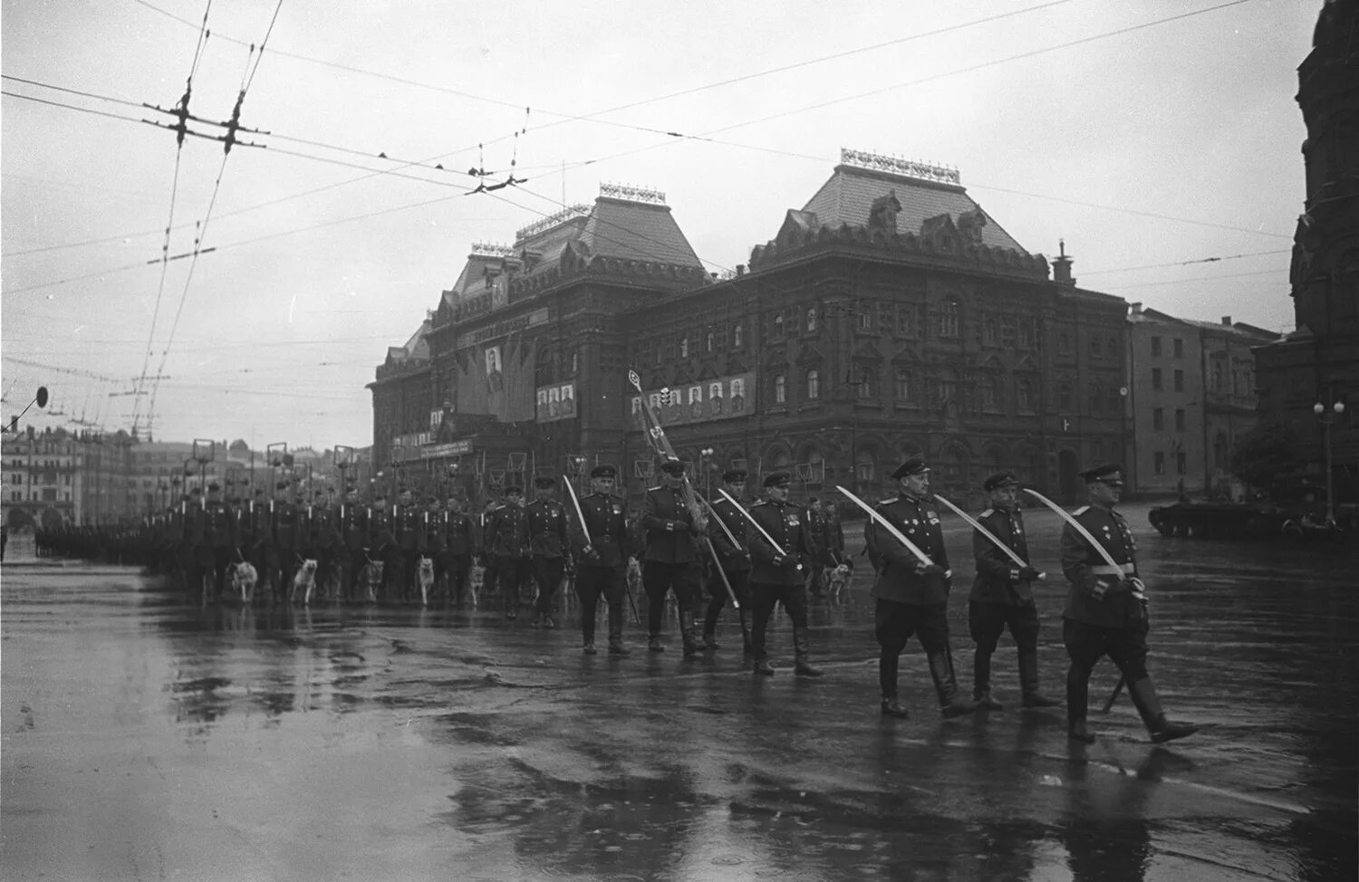 Фото великой победы 1941 1945. ВОВ парад Победы 1945. Парад Победы 1945 сапёры. Парад в Москве 1945 24 июня.