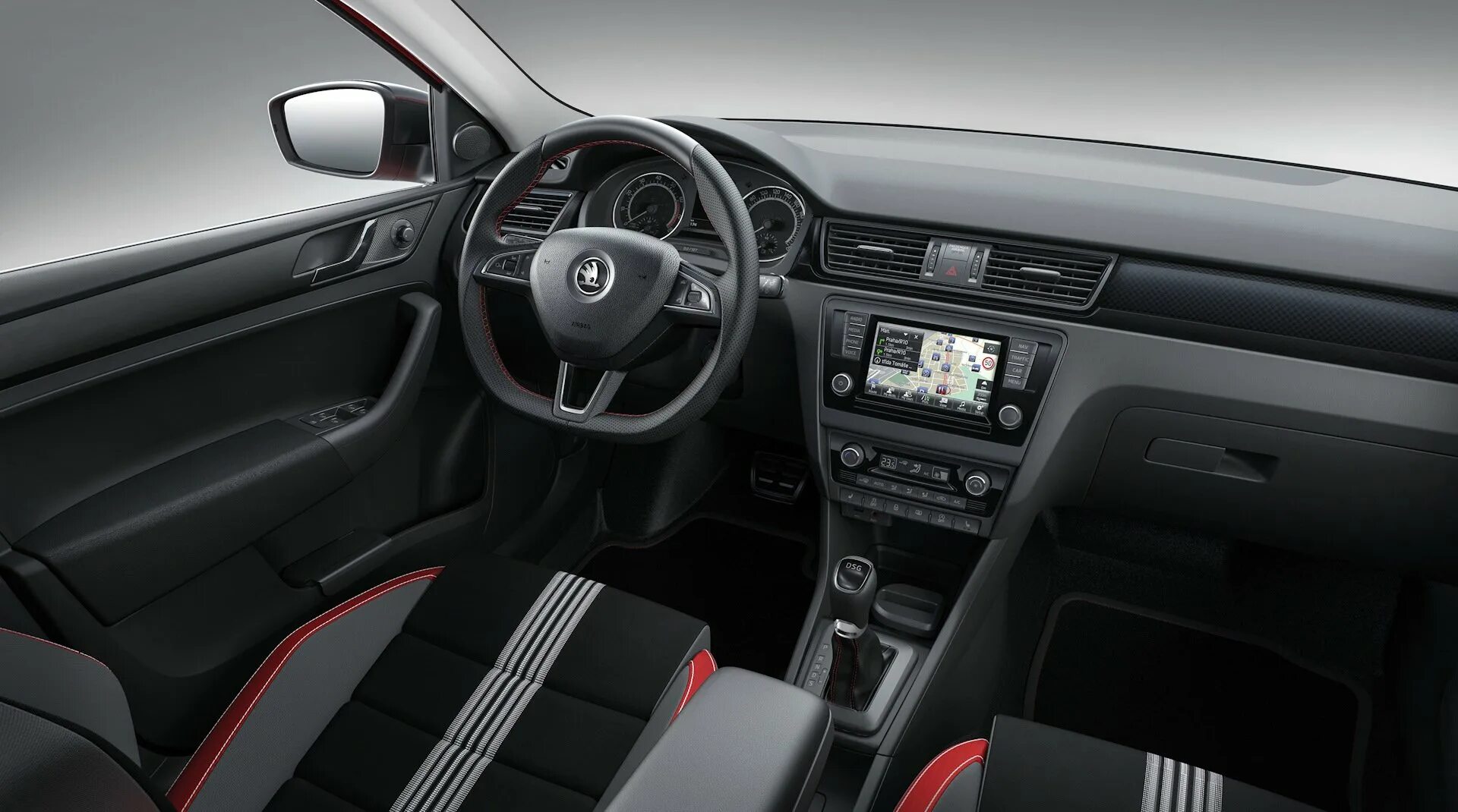 Шкода характеристики комплектации. Skoda karoq 2018. Шкода суперб 2020. Skoda karoq interior 2021. Кроссовер skoda karoq.