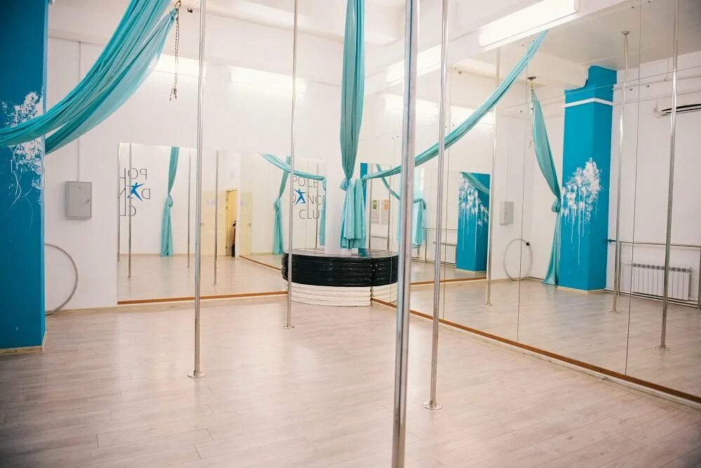 студия воздушной акробатики. воздушные полотна. студия воздушно. студия воздушной гимнастики. студия воздушной гимнастики ялта.