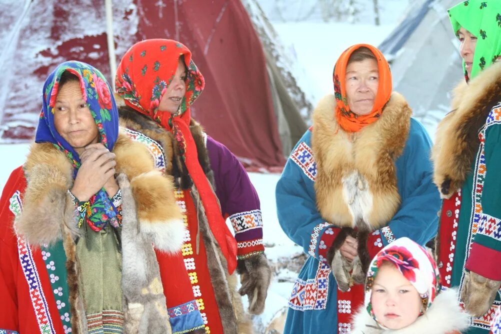 Коренные народы малочисленные ХМАО манси. Ханты и манси Ханты-Мансийск. Ханты и манси в ХМАО. Коренные малочисленные народы севера ХМАО. Культура манси