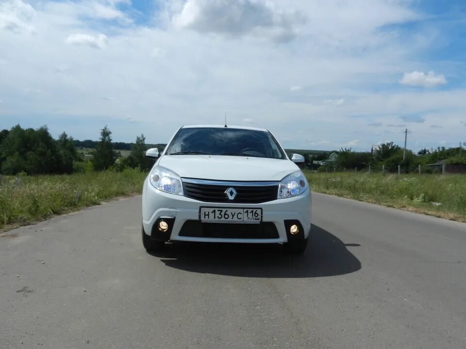 Туманки рено сандеро. Нижняя защита бампера противотуманки рено сандеро 2. Птф сандеро 1. Led птф sandero stepway 2 линзы. Птф сандеро 1.