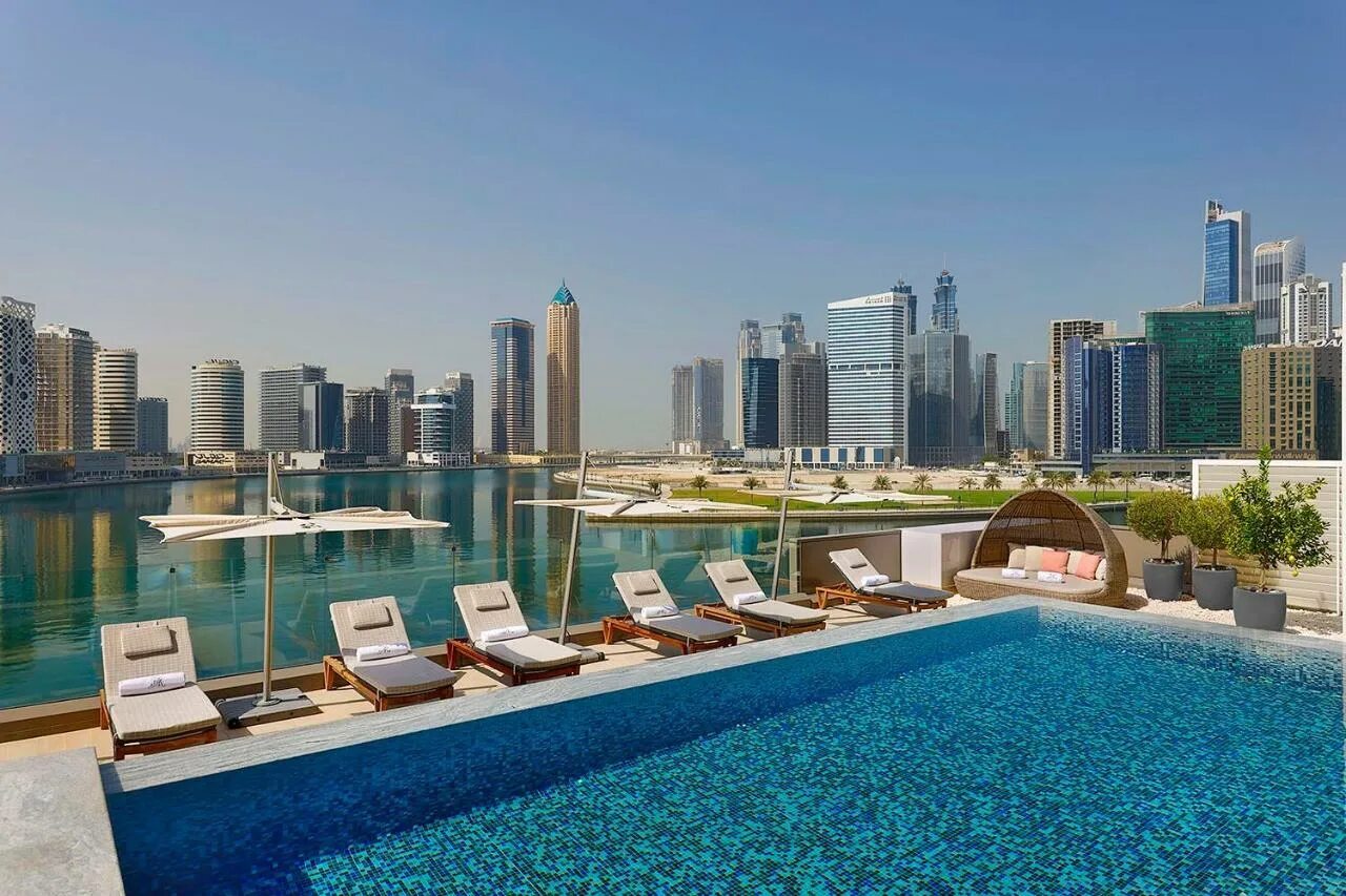 The st regis 5. St. Regis Residences Дубай. The St. Regis Downtown Дубай. Даунтаун Дубай 2022. The St. Regis Downtown Dubai 5*.