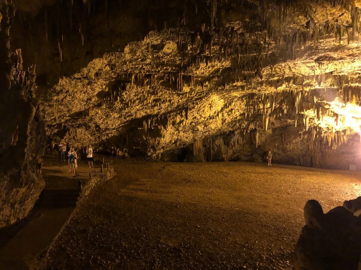 пещера лос-тайос. пещера карафту иран. подземная пещера. сталактиты мукарнас. Cave inside сталактиты.