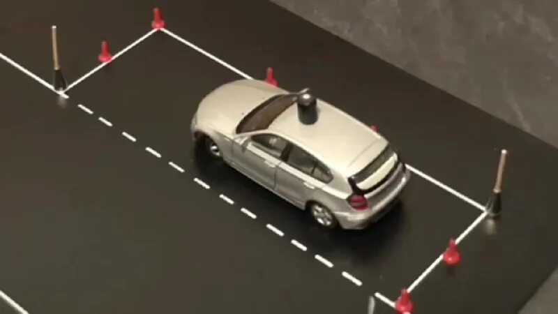 Схема параллельной парковки задним ходом. Упражнение параллельная парковка на автодроме. Параллельная парковка задним ходом 2022. Автодром парковка задним ходом видео. Габариты параллельной парковки 2022.